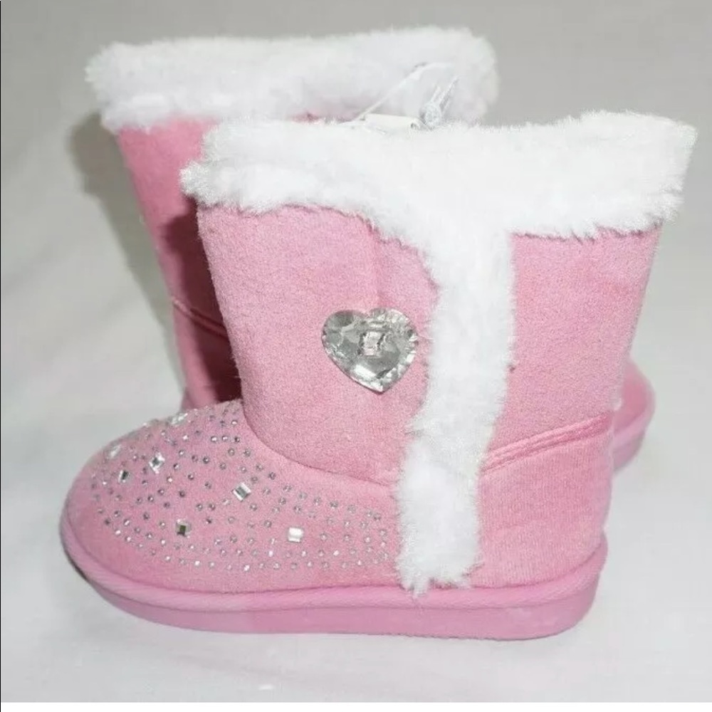 🎀 Pink Silver Heart  Rhinestone Fur Boots 💕